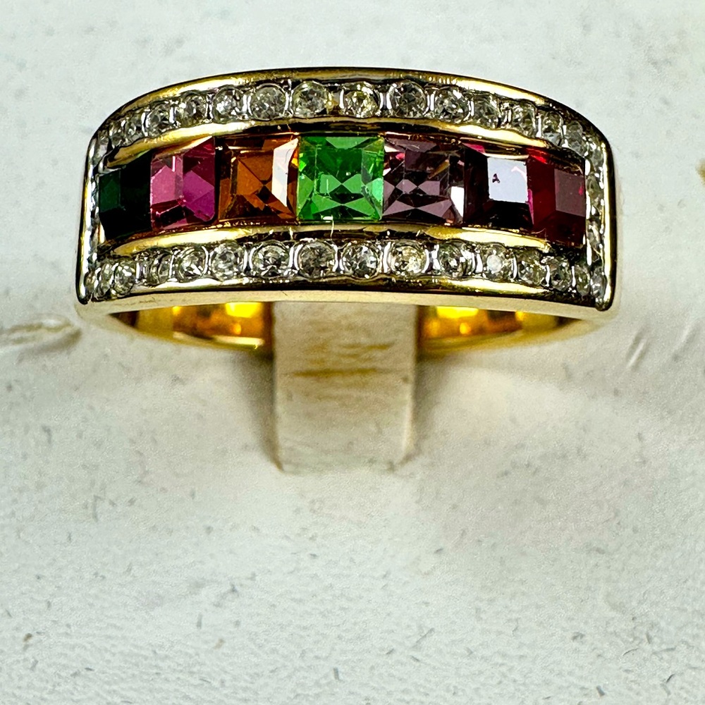 Beautiful 14KT Gold EP Gemstone ring by Esposito